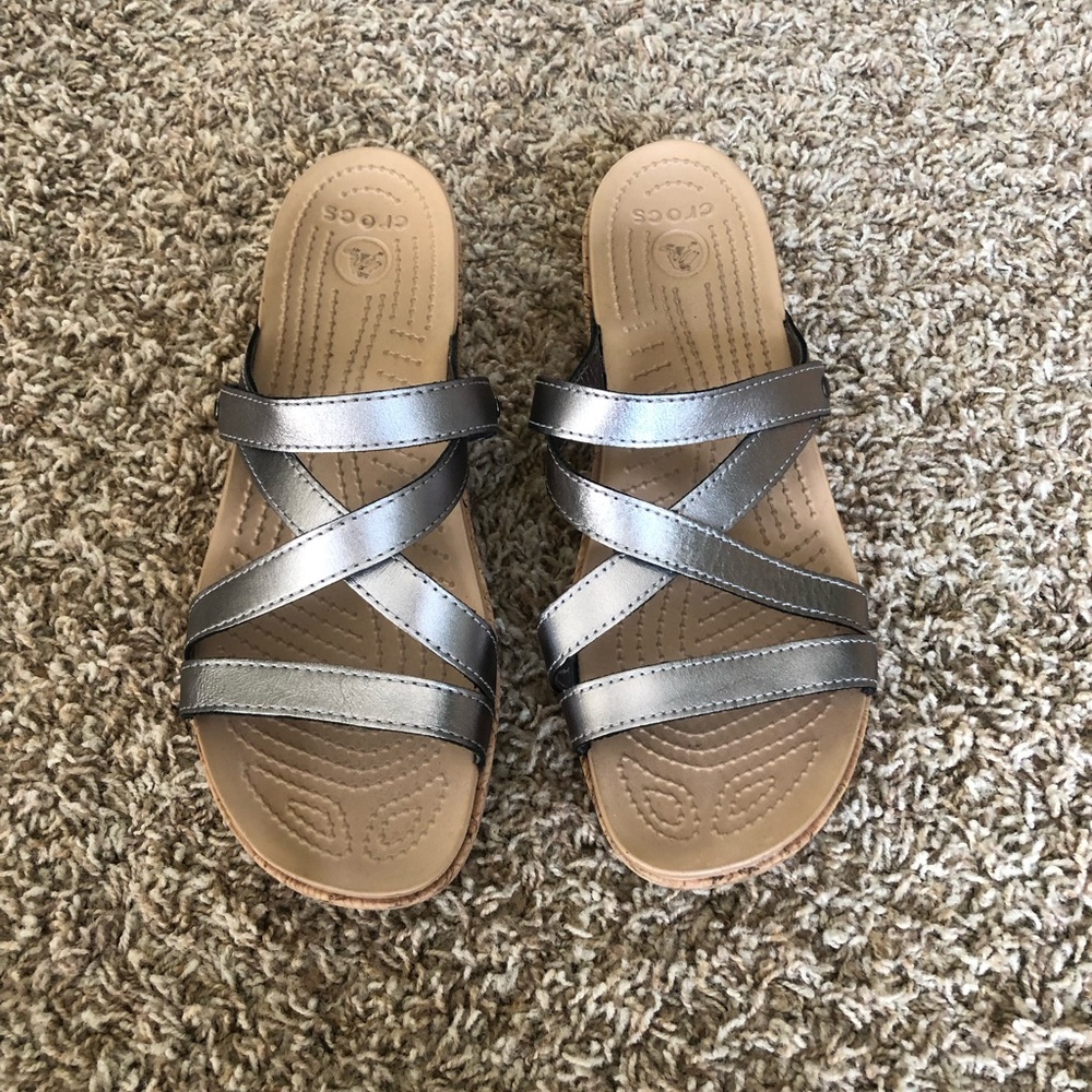 Women’s wedge heel with silver straps
